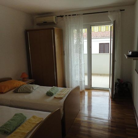 Guesthouse Iva Χβαρ Εξωτερικό φωτογραφία