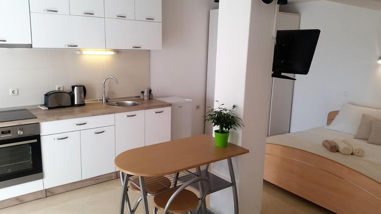 Guesthouse Iva Χβαρ Εξωτερικό φωτογραφία