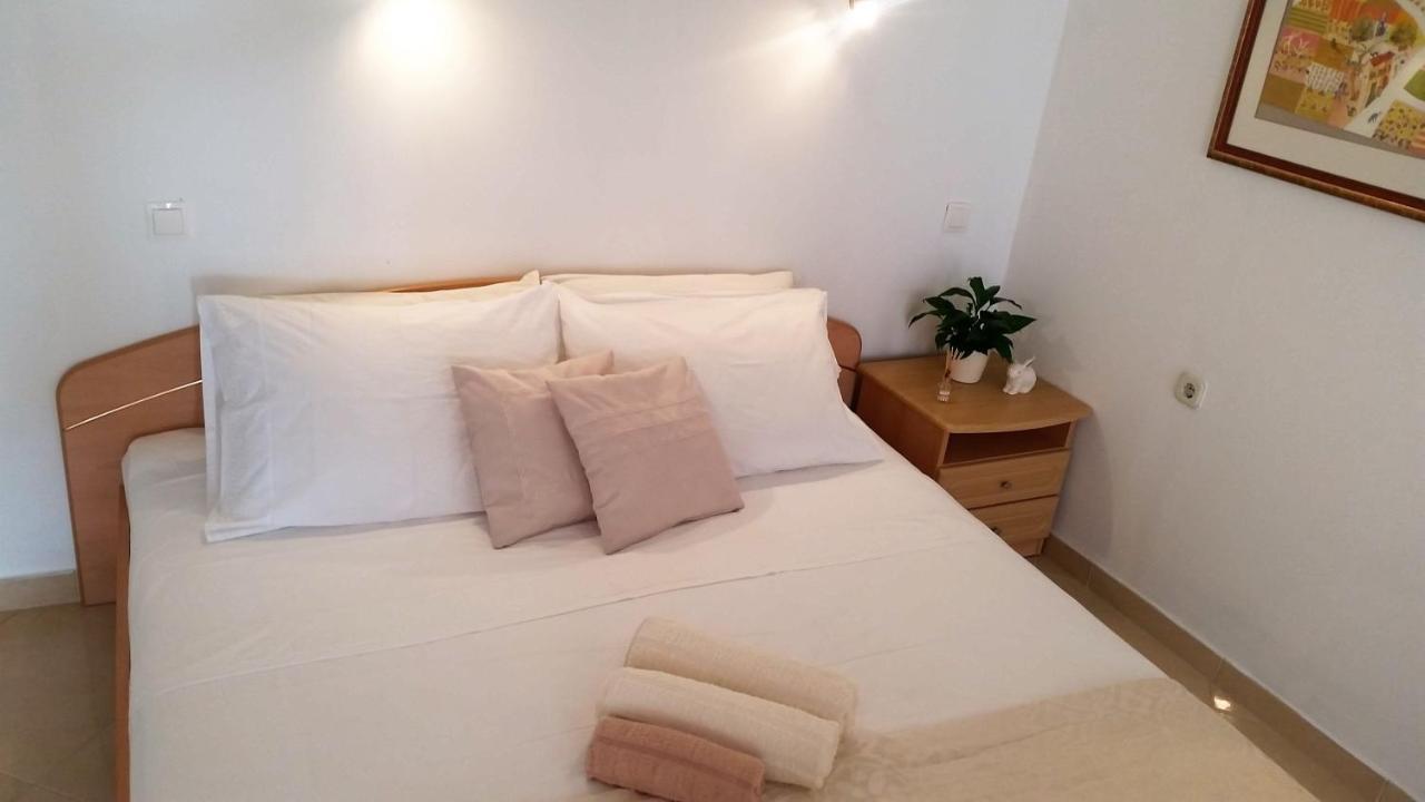 Guesthouse Iva Χβαρ Εξωτερικό φωτογραφία