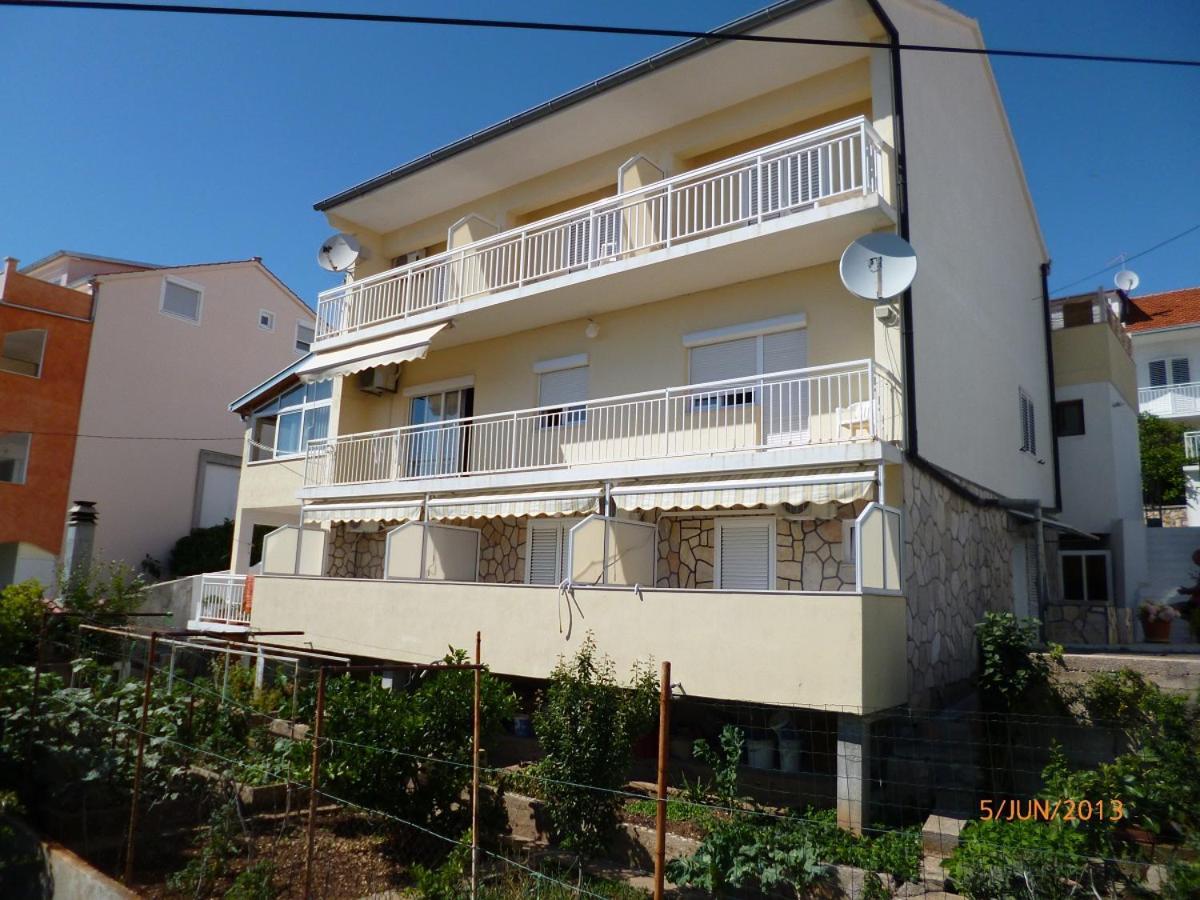 Guesthouse Iva Χβαρ Εξωτερικό φωτογραφία