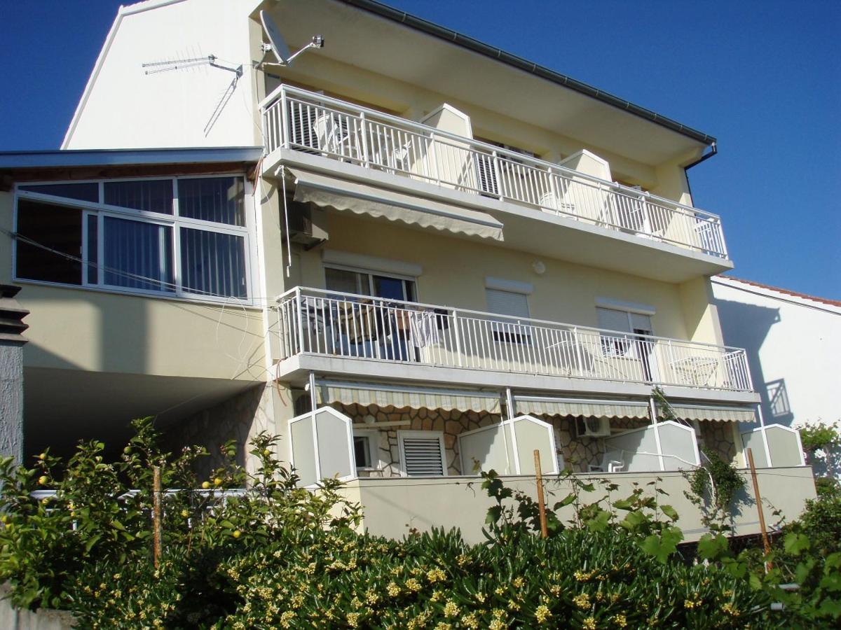 Guesthouse Iva Χβαρ Εξωτερικό φωτογραφία
