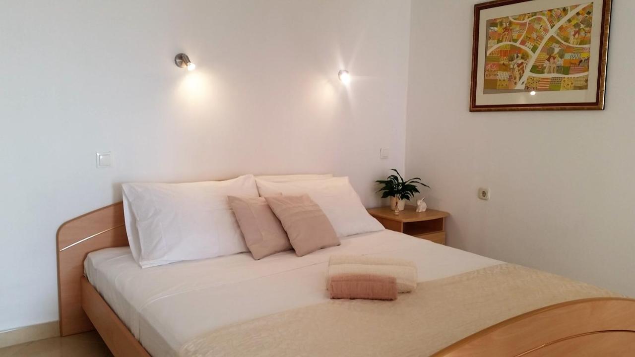 Guesthouse Iva Χβαρ Εξωτερικό φωτογραφία
