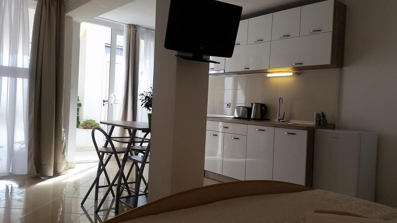 Guesthouse Iva Χβαρ Εξωτερικό φωτογραφία