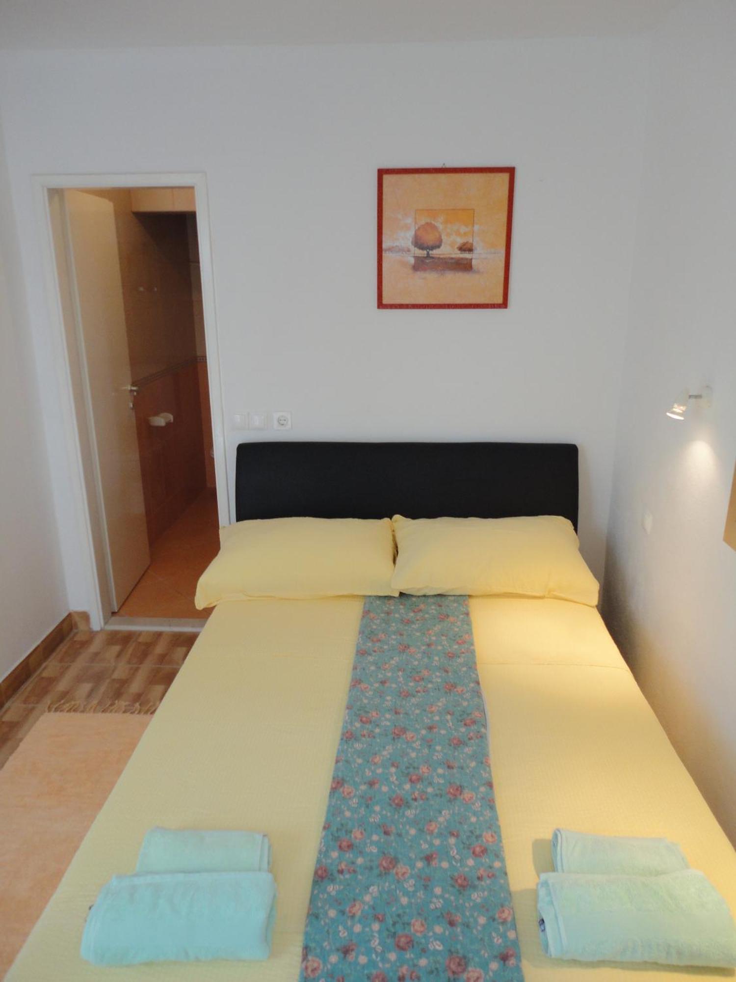 Guesthouse Iva Χβαρ Εξωτερικό φωτογραφία