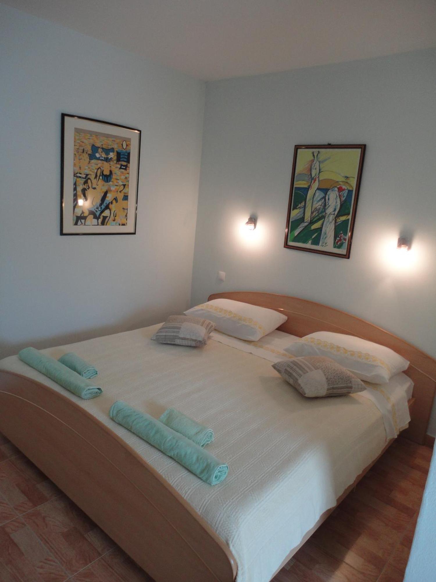 Guesthouse Iva Χβαρ Εξωτερικό φωτογραφία