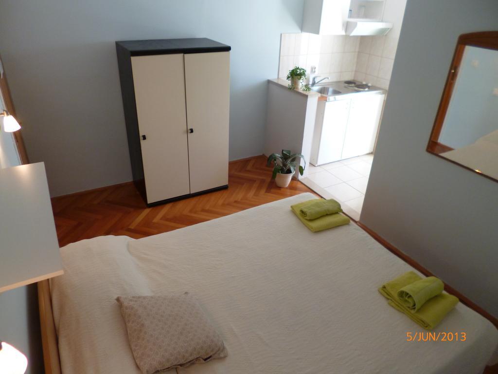 Guesthouse Iva Χβαρ Δωμάτιο φωτογραφία