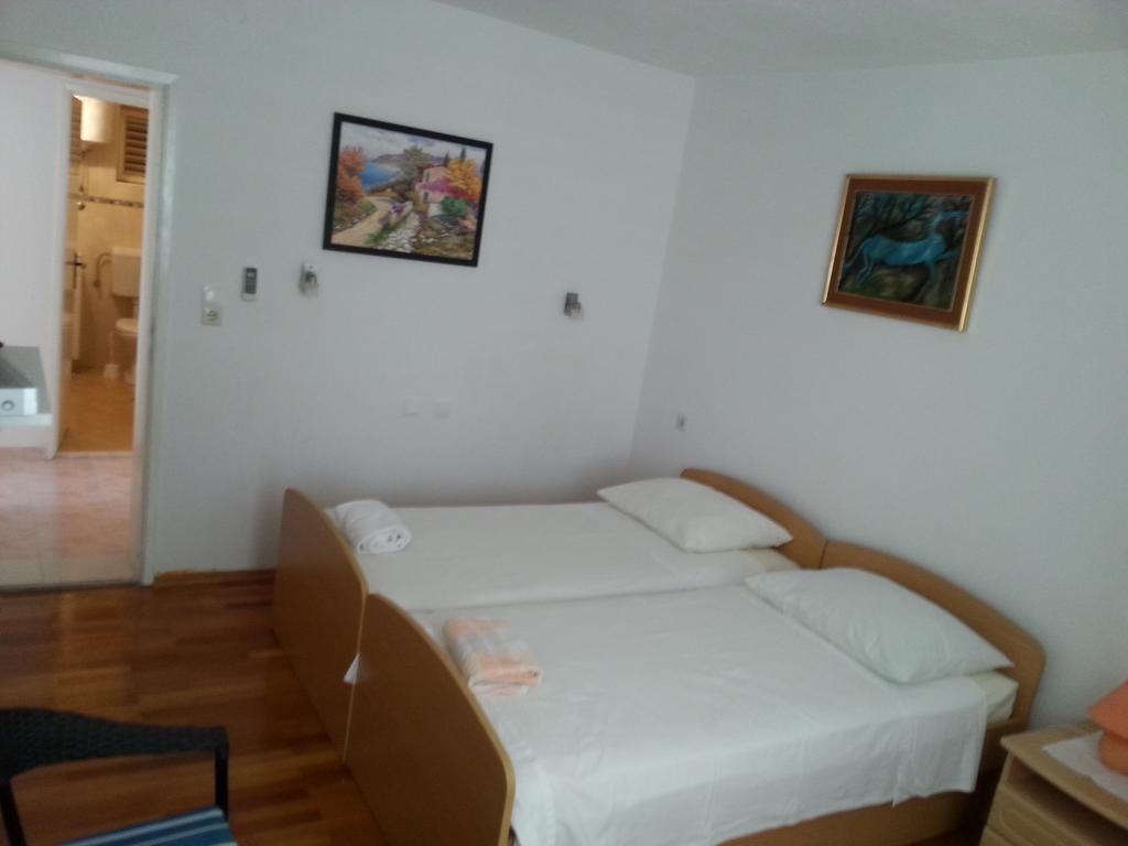 Guesthouse Iva Χβαρ Δωμάτιο φωτογραφία